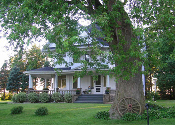 The Bill & Gloria Leonard Home